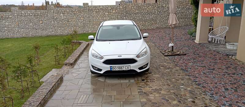 Хетчбек Ford Focus 2015 в Тернополі