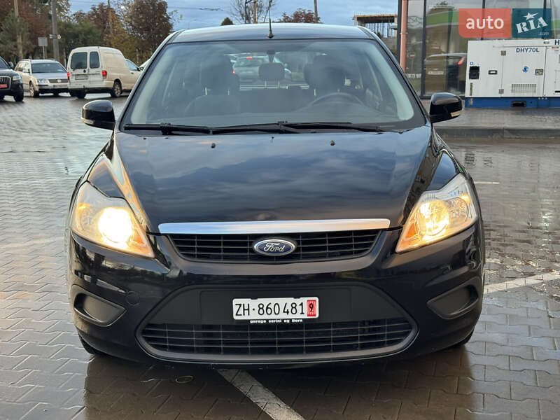 Хэтчбек Ford Focus 2010 в Луцке