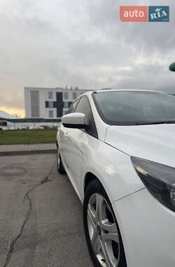 Седан Ford Focus 2016 в 