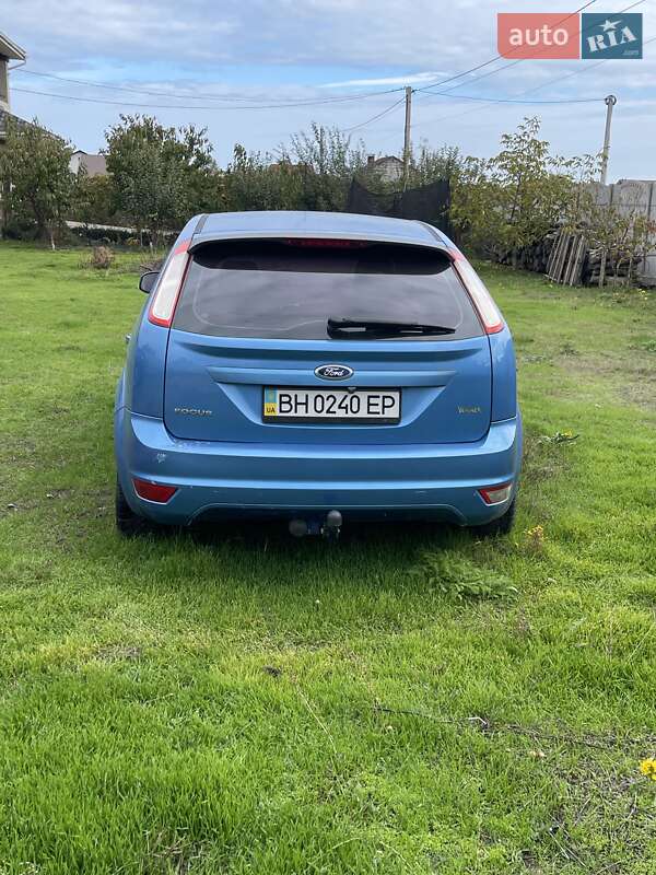 Хетчбек Ford Focus 2010 в Малодолинському