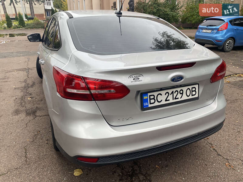 Седан Ford Focus 2015 в Калуші