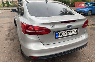 Седан Ford Focus 2015 в 