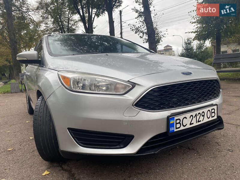 Седан Ford Focus 2015 в Калуші
