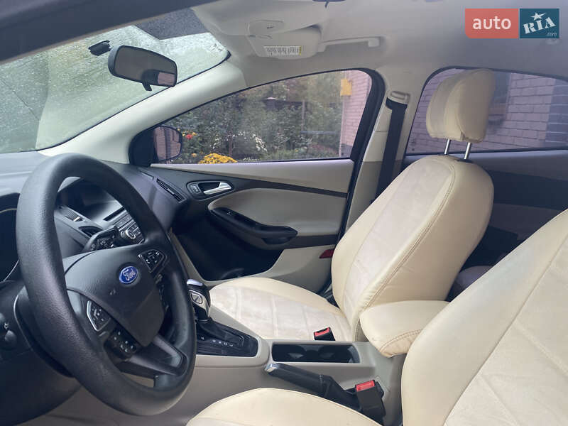 Седан Ford Focus 2015 в Калуші