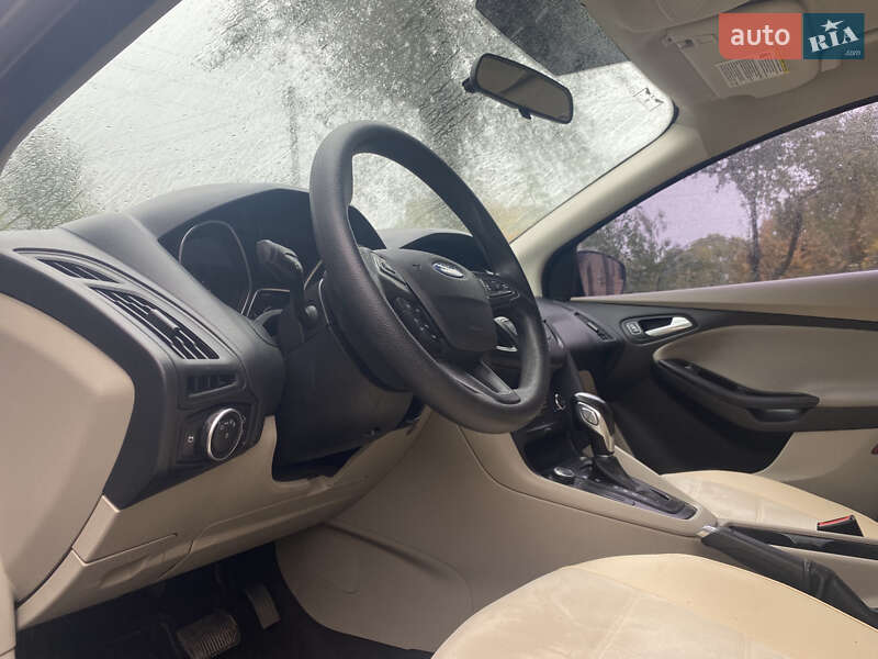 Седан Ford Focus 2015 в Калуші
