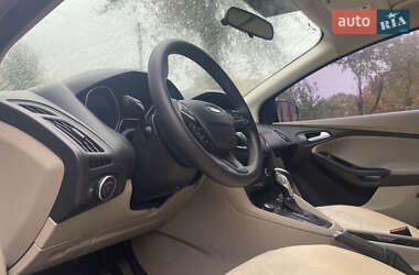 Седан Ford Focus 2015 в 