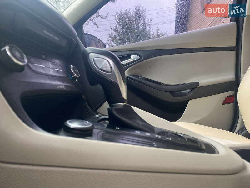 Седан Ford Focus 2015 в Калуші
