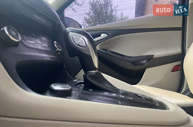 Седан Ford Focus 2015 в 