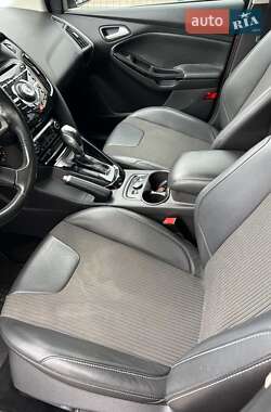 Хэтчбек Ford Focus 2013 в 