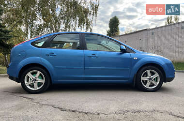 Хэтчбек Ford Focus 2007 в 