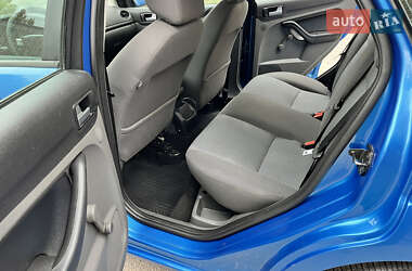 Хэтчбек Ford Focus 2007 в 