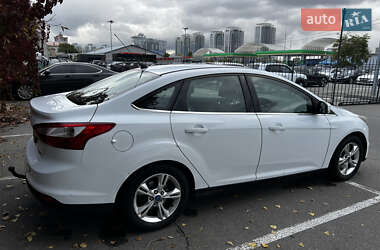Седан Ford Focus 2012 в 