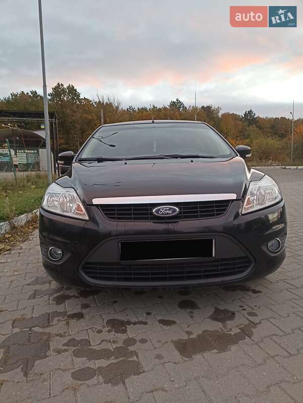 Хэтчбек Ford Focus 2011 в Гусятине