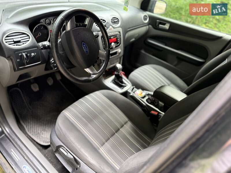 Хэтчбек Ford Focus 2011 в Гусятине