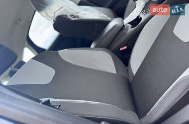 Хэтчбек Ford Focus 2011 в 