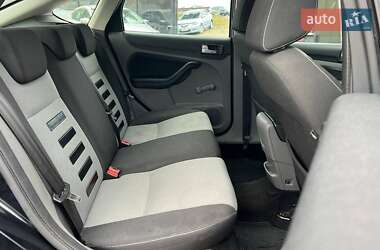Хетчбек Ford Focus 2010 в 