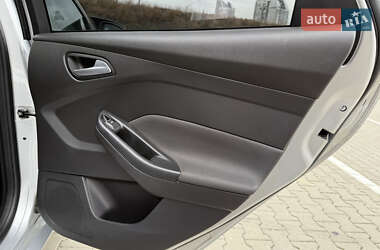 Універсал Ford Focus 2013 в  фото 27 Універсал Ford Focus 2013 в