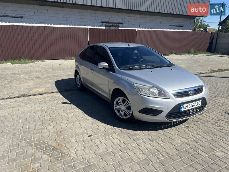 Хетчбек Ford Focus 2011 в  фото Хетчбек Ford Focus 2011 в