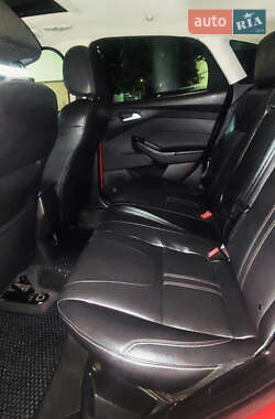 Хетчбек Ford Focus 2014 в  фото 12 Хетчбек Ford Focus 2014 в