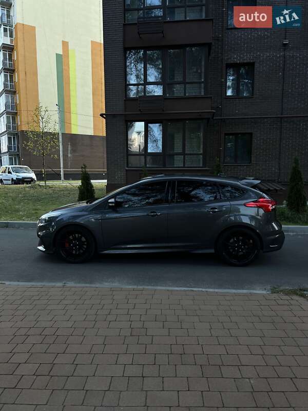 Хетчбек Ford Focus 2015 в Чернігові