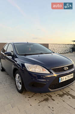 Хэтчбек Ford Focus 2011 в 