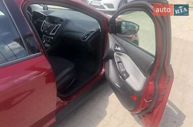 Седан Ford Focus 2012 в 