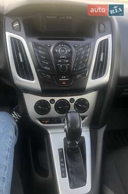 Седан Ford Focus 2012 в 
