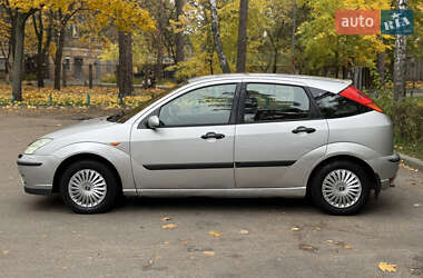 Хэтчбек Ford Focus 2004 в 