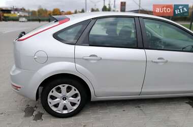 Хэтчбек Ford Focus 2010 в 