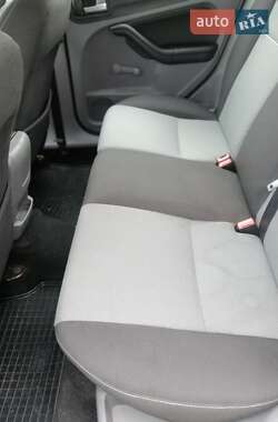 Хэтчбек Ford Focus 2010 в 