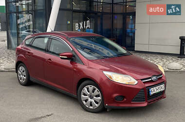 Хэтчбек Ford Focus 2012 в 