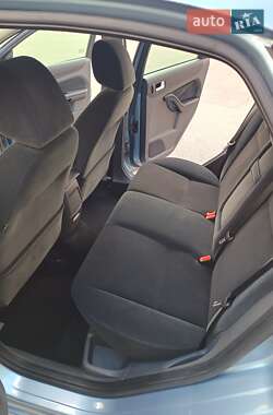 Седан Ford Focus 2005 в 