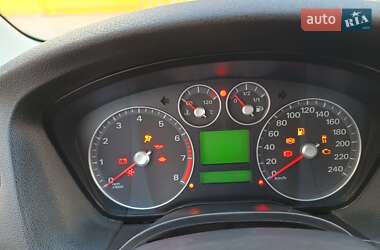 Седан Ford Focus 2005 в 