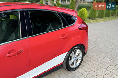 Хетчбек Ford Focus 2011 в 