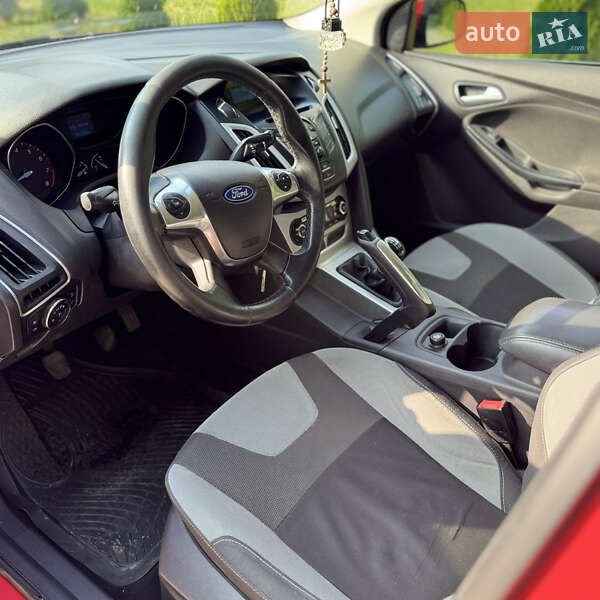 Хэтчбек Ford Focus 2011 в Львове