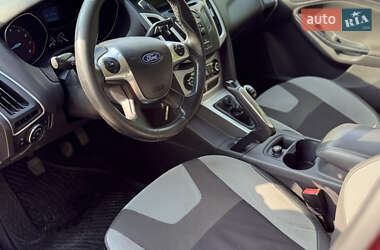 Хетчбек Ford Focus 2011 в 