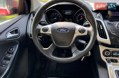 Хетчбек Ford Focus 2011 в 