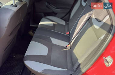 Хетчбек Ford Focus 2011 в 