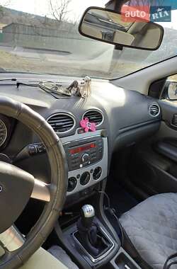 Хэтчбек Ford Focus 2007 в 