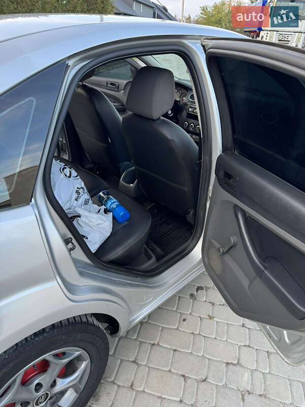 Хэтчбек Ford Focus 2007 в Борщеве фото 19 Хэтчбек Ford Focus 2007 в Борщеве