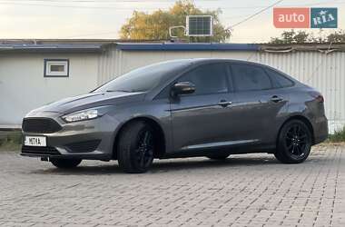 Седан Ford Focus 2015 в 
