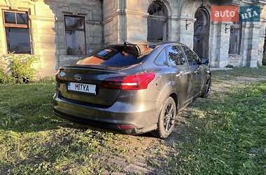 Седан Ford Focus 2015 в 
