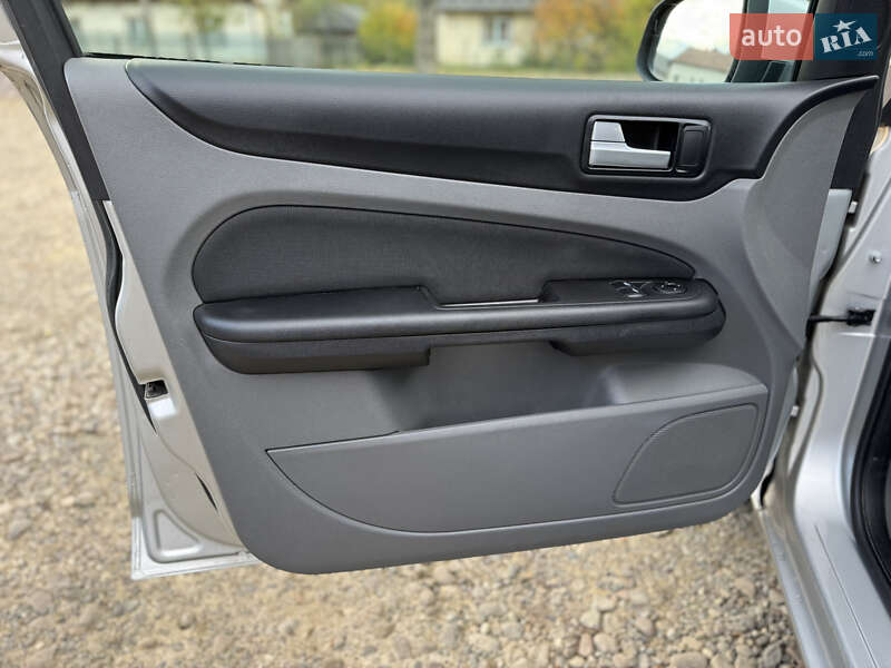 Універсал Ford Focus 2010 в Долині фото 23 Універсал Ford Focus 2010 в Долині