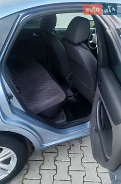 Хэтчбек Ford Focus 2006 в  фото 11 Хэтчбек Ford Focus 2006 в