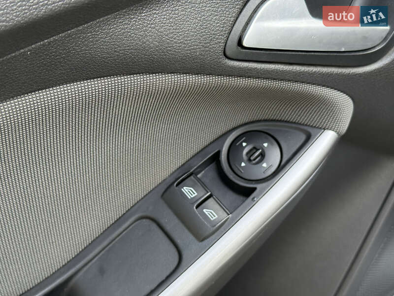 Универсал Ford Focus 2013 в Киеве фото 19 Универсал Ford Focus 2013 в Киеве