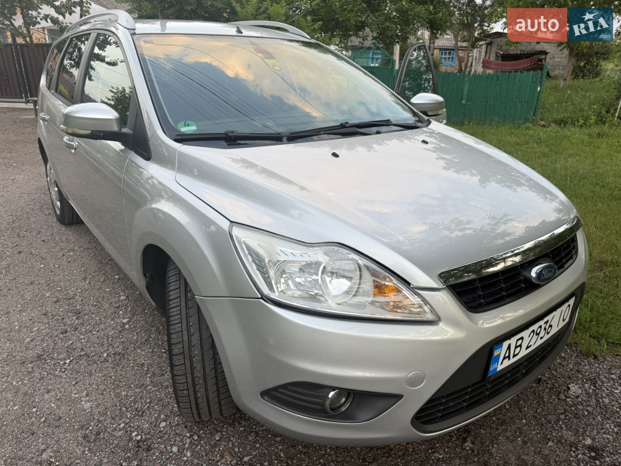 2010 Ford Focus - мініатюра 9