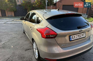 Хетчбек Ford Focus 2015 в 