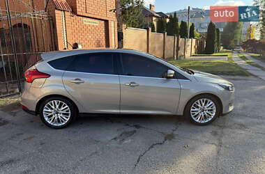 Хетчбек Ford Focus 2015 в 