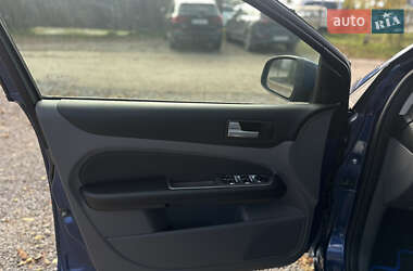 Хетчбек Ford Focus 2009 в  фото 23 Хетчбек Ford Focus 2009 в