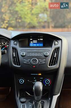 Седан Ford Focus 2018 в  фото 19 Седан Ford Focus 2018 в
